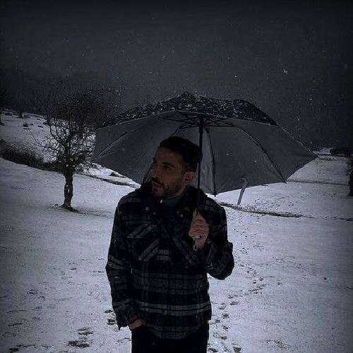 کسری زاهدی یک نفر میرسد از راه